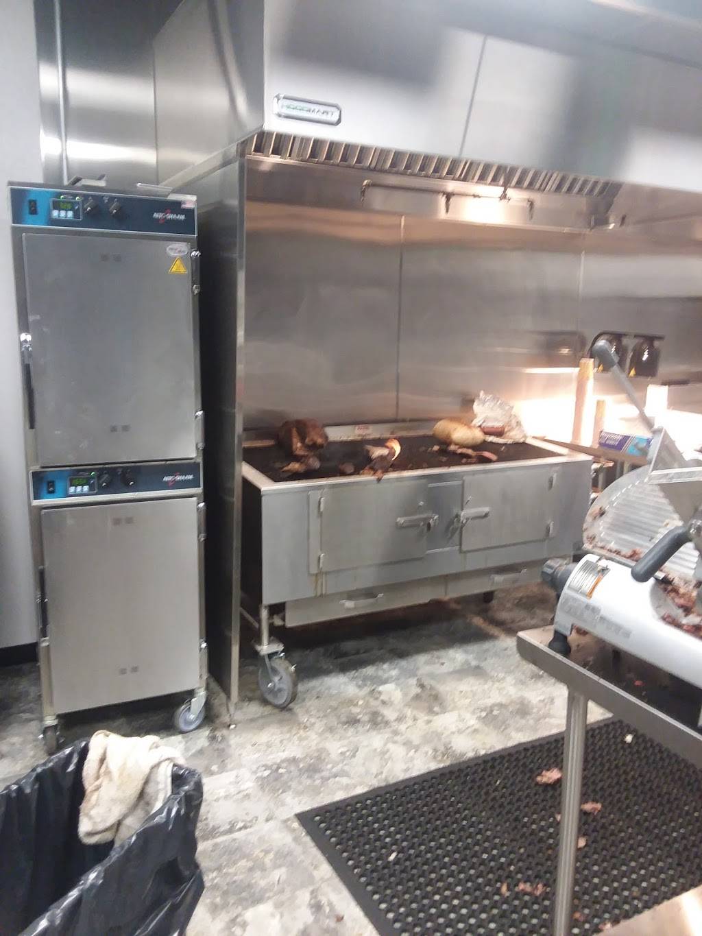 West River pit bbq | restaurant | 5544 Muddy Creek Rd, West River, MD 20778, USA | 4432946285 OR +1 443-294-6285