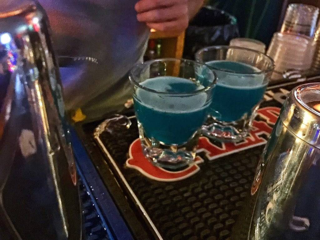 D Coy Ducks Bar & Grille | restaurant | 5410 Marina Dr, Holmes Beach, FL 34217, USA | 9417785888 OR +1 941-778-5888