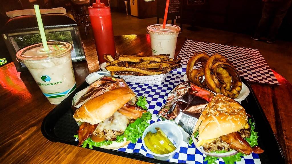 Nuttys Junkyard Grill | restaurant | 6717 204th St NE, Arlington, WA 98223, USA | 3604037538 OR +1 360-403-7538