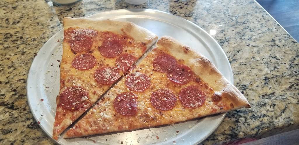 Salvios Pizzeria | restaurant | 2428 SW Cary Pkwy, Cary, NC 27513, USA | 9194674600 OR +1 919-467-4600