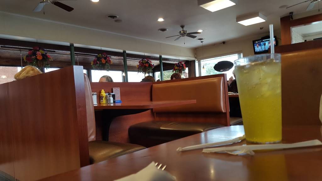 Tims Coney Island Restaurant | restaurant | 16015 Southfield Rd, Allen Park, MI 48101, USA | 3139286690 OR +1 313-928-6690