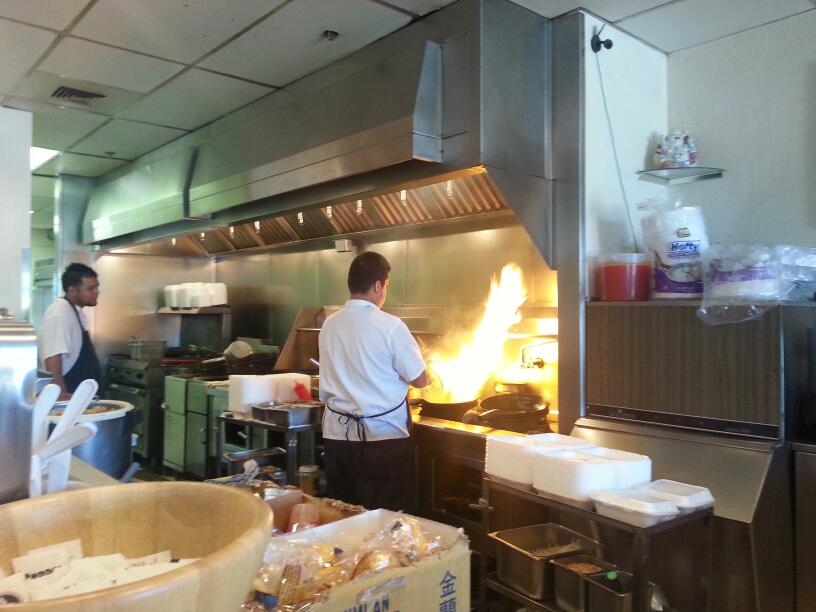 Pong Pong Chinese | restaurant | 3330 S Price Rd Ste 103, Tempe, AZ 85282, USA | 4807300636 OR +1 480-730-0636