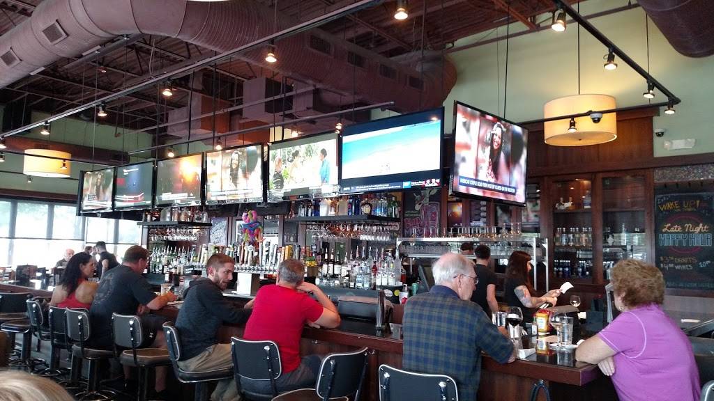 Bar Louie | night club | 1488 North Rochester Road, Rochester Hills, MI 48307, USA | 2482185114 OR +1 248-218-5114