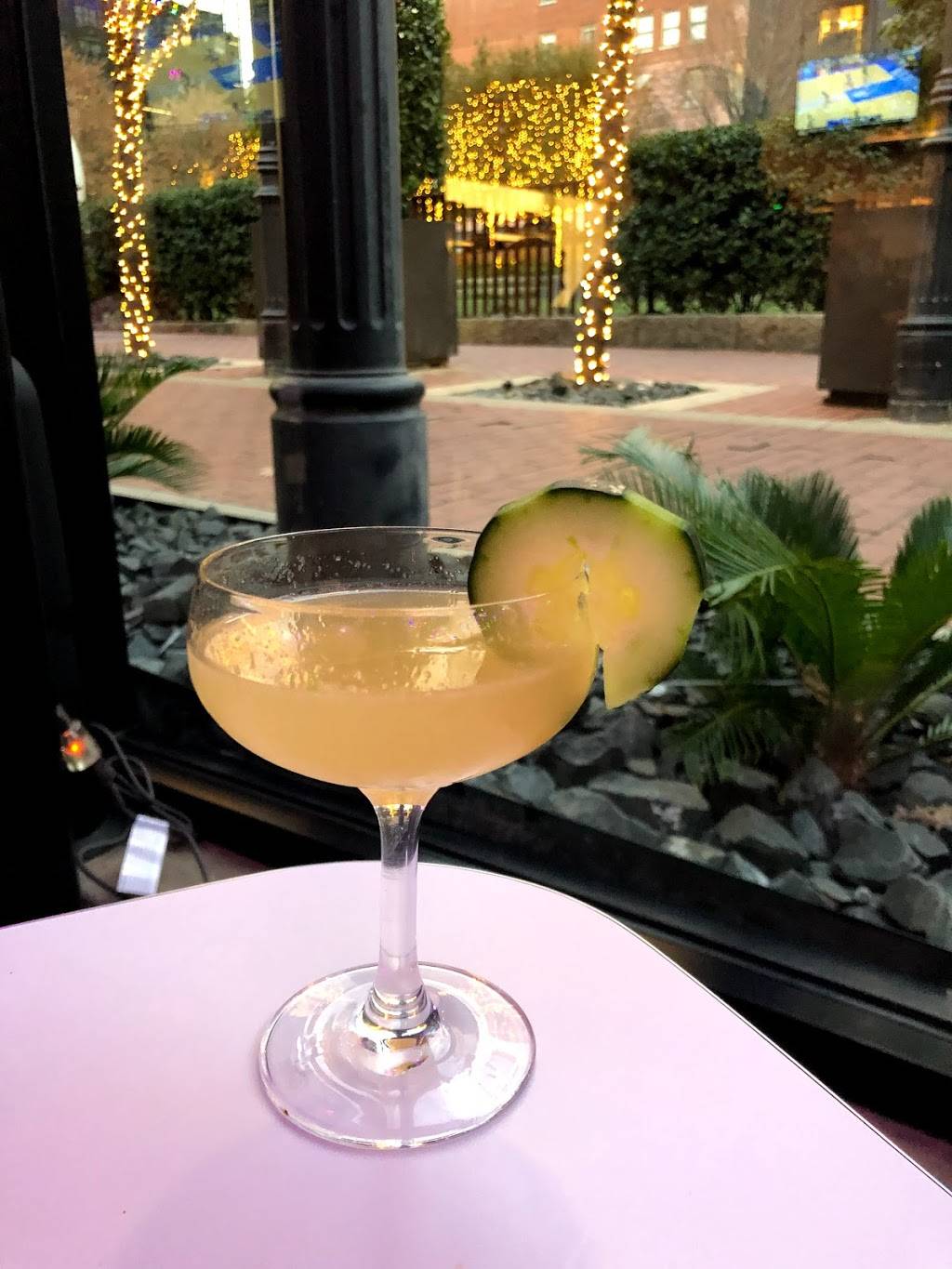 Queso Beso | restaurant | 1525 Main St, Dallas, TX 75201, USA | 2149227510 OR +1 214-922-7510