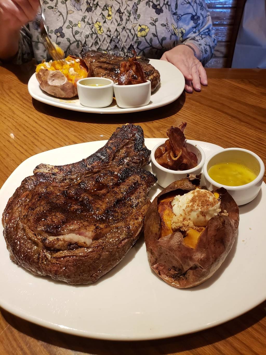 Outback Steakhouse | restaurant | 4002 Winghaven Blvd, OFallon, MO 63368, USA | 6366254300 OR +1 636-625-4300