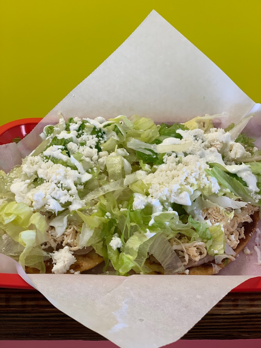 La Piña Loka | restaurant | 4838 E 9th St, Kansas City, MO 64124, USA | 8163211271 OR +1 816-321-1271