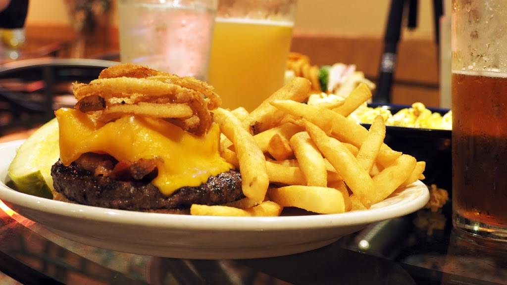 Curlys Bar & Grill | restaurant | 7880 Mackinaw Trail, Cadillac, MI 49601, USA | 2317759947 OR +1 231-775-9947