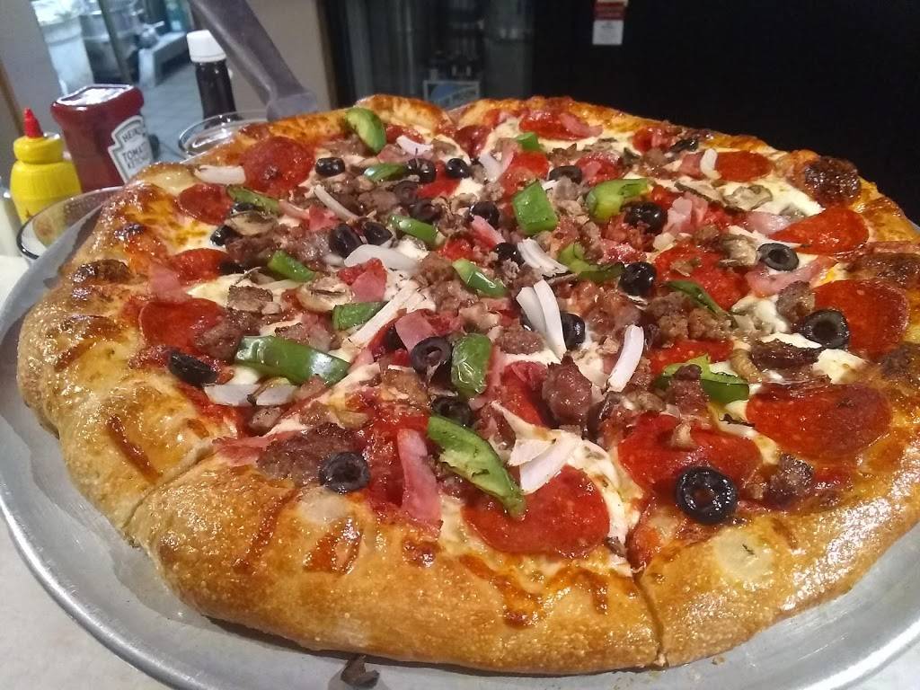 B-Line Bar & Grill | restaurant | 5960 Pinckney Rd, Howell, MI 48843, USA | 5175469122 OR +1 517-546-9122