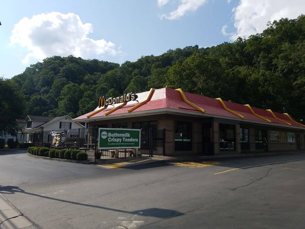 McDonalds | cafe | 7550 WV-10, Oceana, WV 24870, USA | 3046824357 OR +1 304-682-4357