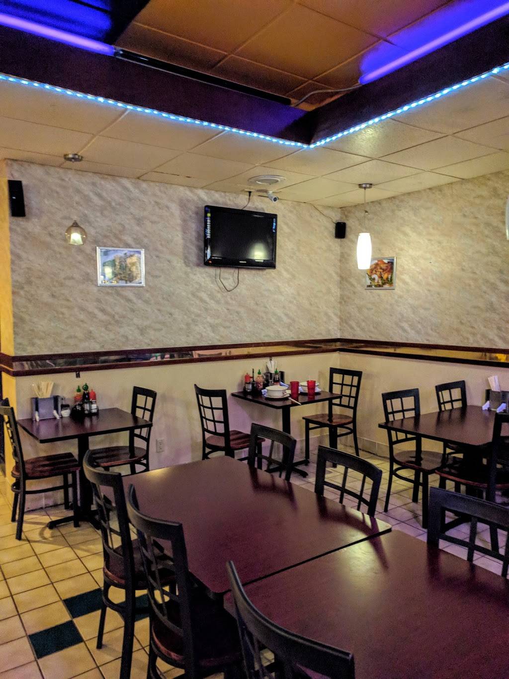 Phở #1 Noodle & Grill | restaurant | 2201 S Oneida St #1, Ashwaubenon, WI 54304, USA | 9204943009 OR +1 920-494-3009