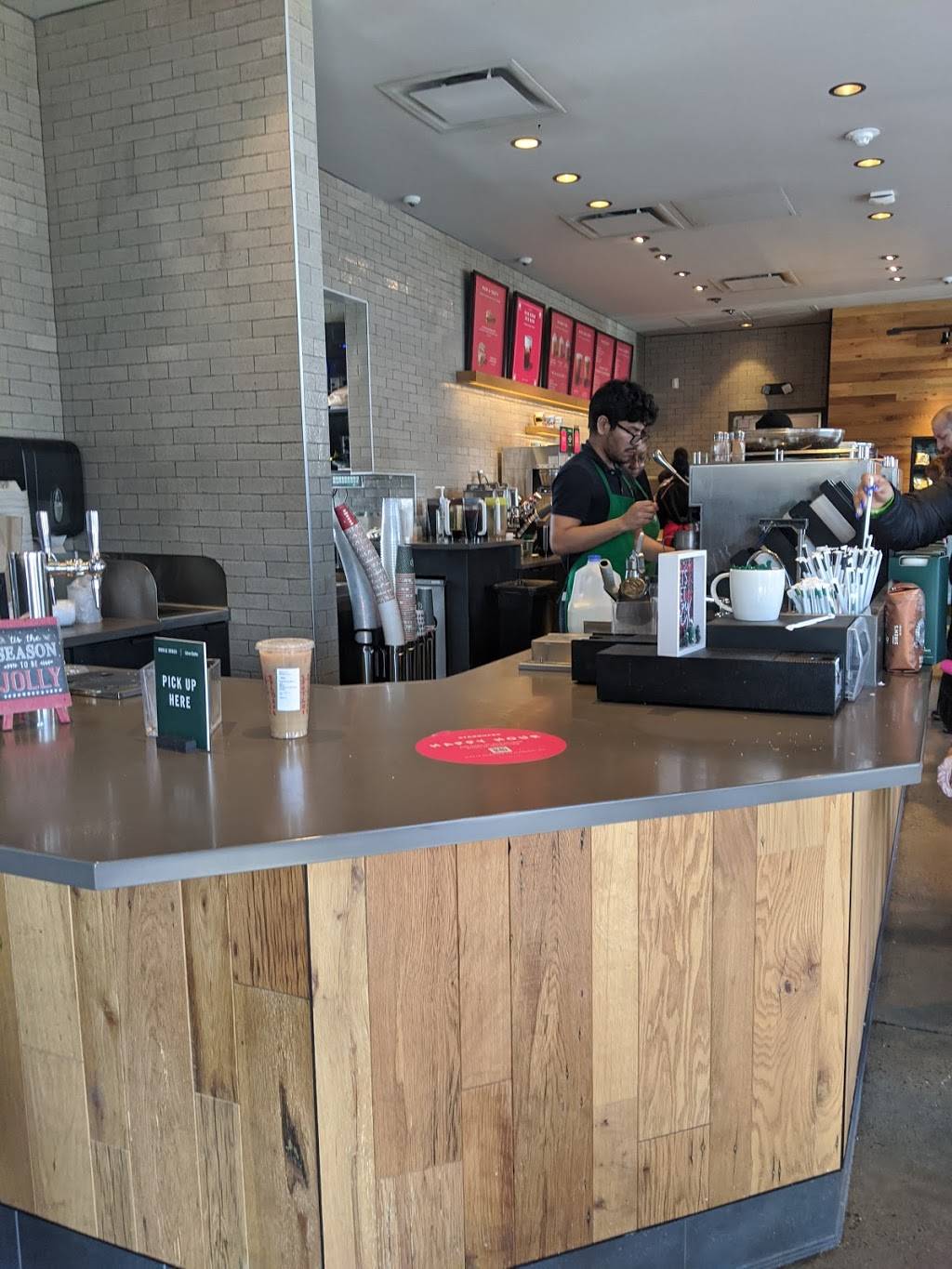 Starbucks | cafe | 839 Sunrise Hwy, Lynbrook, NY 11563, USA | 5165994809 OR +1 516-599-4809