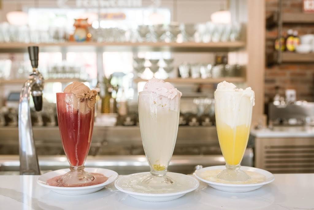 DELRAY SHORES PHARMACY & SODA FOUNTAIN | restaurant | 124 NE 5th Ave, Delray Beach, FL 33483, USA | 5612722124 OR +1 561-272-2124