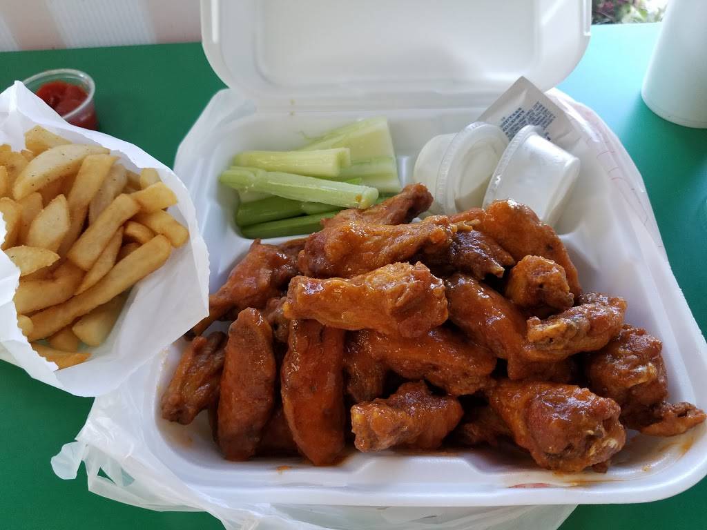 Buffalo Joe’s | restaurant | 1841 Howard St, Chicago, IL 60626, USA | 7737647300 OR +1 773-764-7300