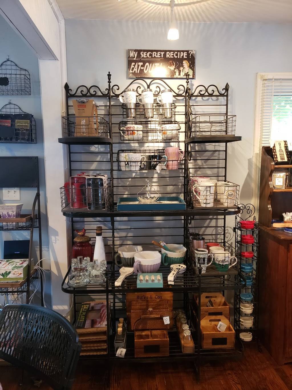 Ye Olde Village Shoppe | restaurant | 1512 Avenue C, Katy, TX 77493, USA | 2813914480 OR +1 281-391-4480