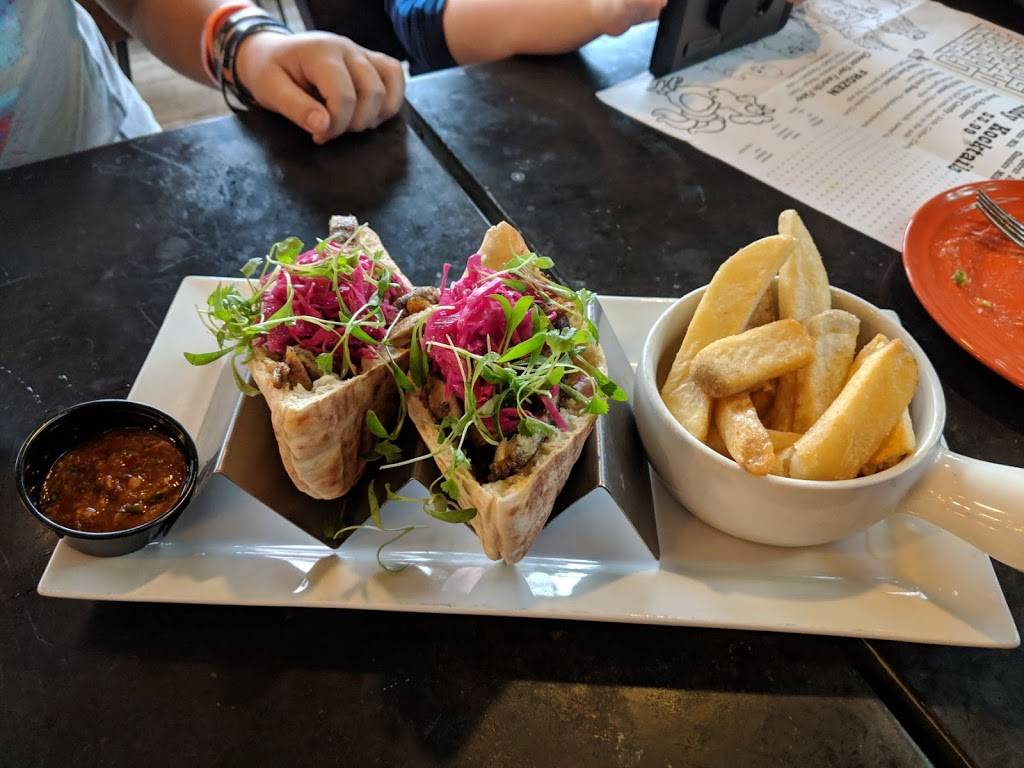 Roosters Restaurant & Bar | restaurant | 1320 Celebrity Cir, Myrtle Beach, SC 29577, USA | 8439454089 OR +1 843-945-4089