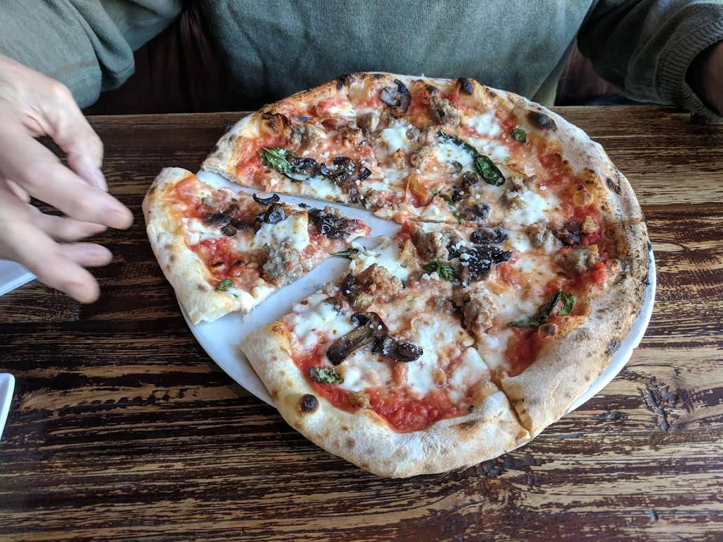 Settebello Pizzeria Napoletana | restaurant | 2760 Seaglass Way, Oxnard, CA 93036, USA | 8059881095 OR +1 805-988-1095