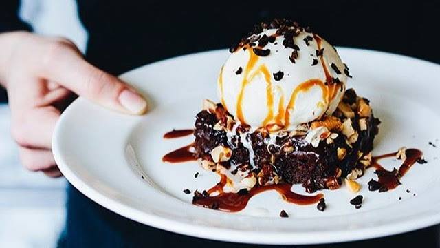 Houstons | restaurant | 6113 N Scottsdale Rd, Scottsdale, AZ 85250, USA | 4809227775 OR +1 480-922-7775