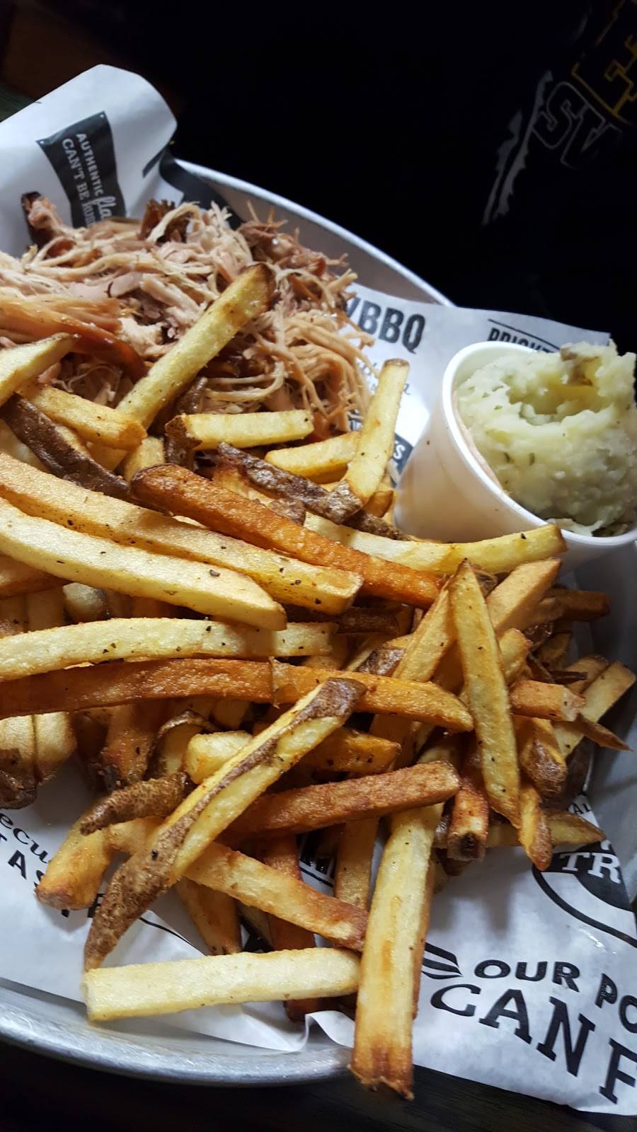 Old Carolina Barbecue | restaurant | 2035 W 4th St, Ontario, OH 44906, USA | 4195290680 OR +1 419-529-0680