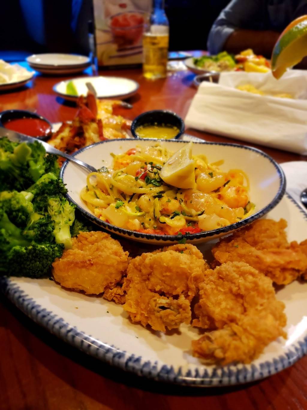 Red Lobster | restaurant | 986 Breckenridge Ln, St Matthews, KY 40207, USA | 5028993334 OR +1 502-899-3334