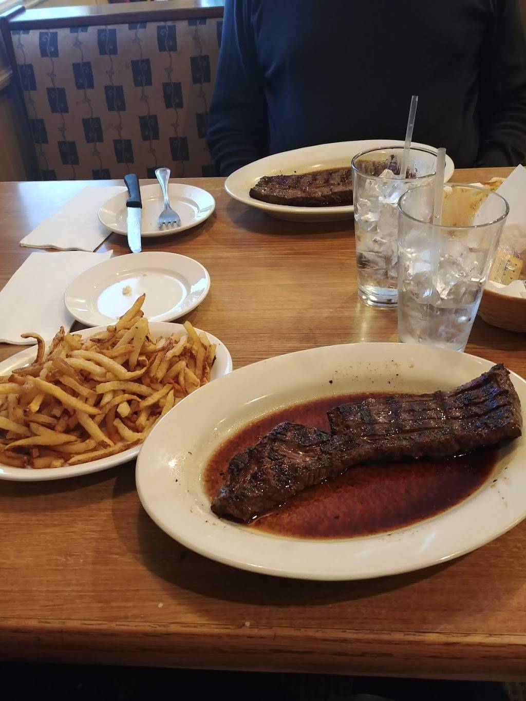 Georges Steak House | restaurant | 1260 Holland Rd, Suffolk, VA 23434, USA | 7579341726 OR +1 757-934-1726