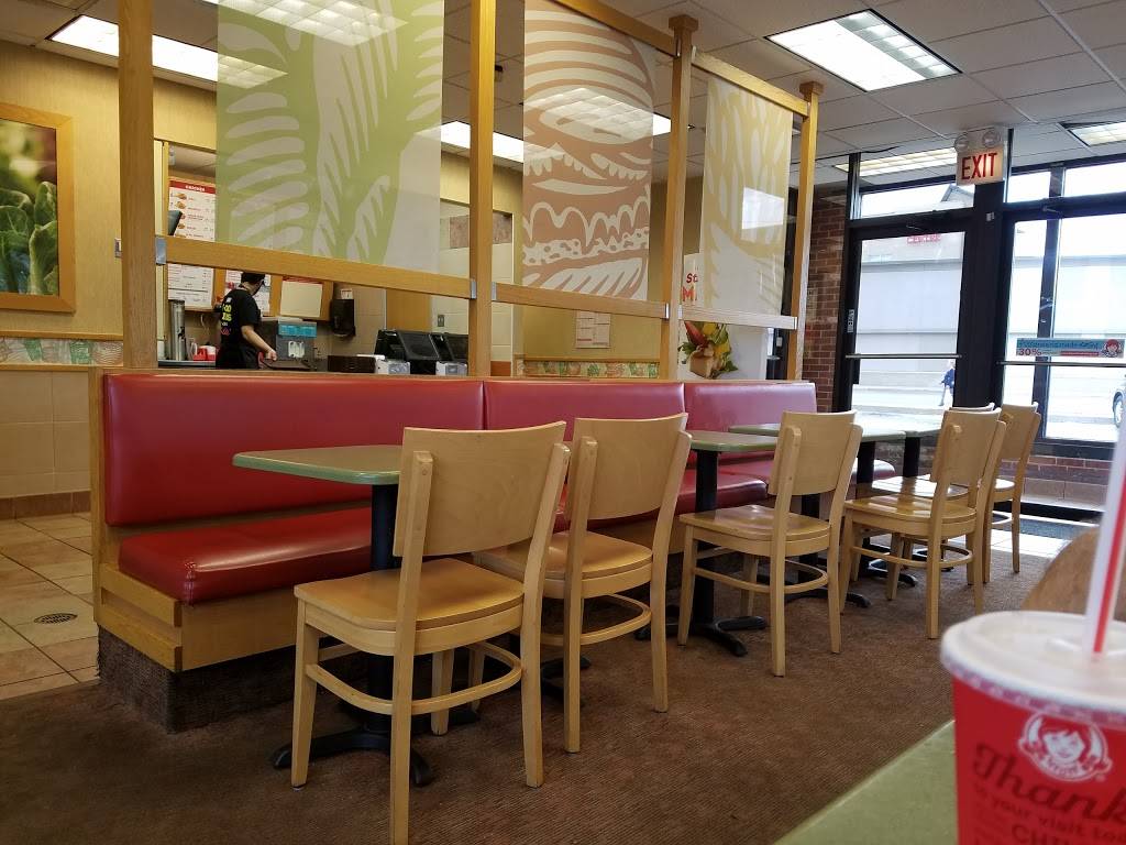 Wendys | restaurant | 8309 Golf Rd, Niles, IL 60714, USA | 8479654423 OR +1 847-965-4423