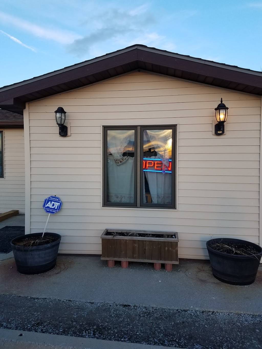 Half Acre Cafe | restaurant | 23 IN-9, Albion, IN 46701, USA | 2606367284 OR +1 260-636-7284