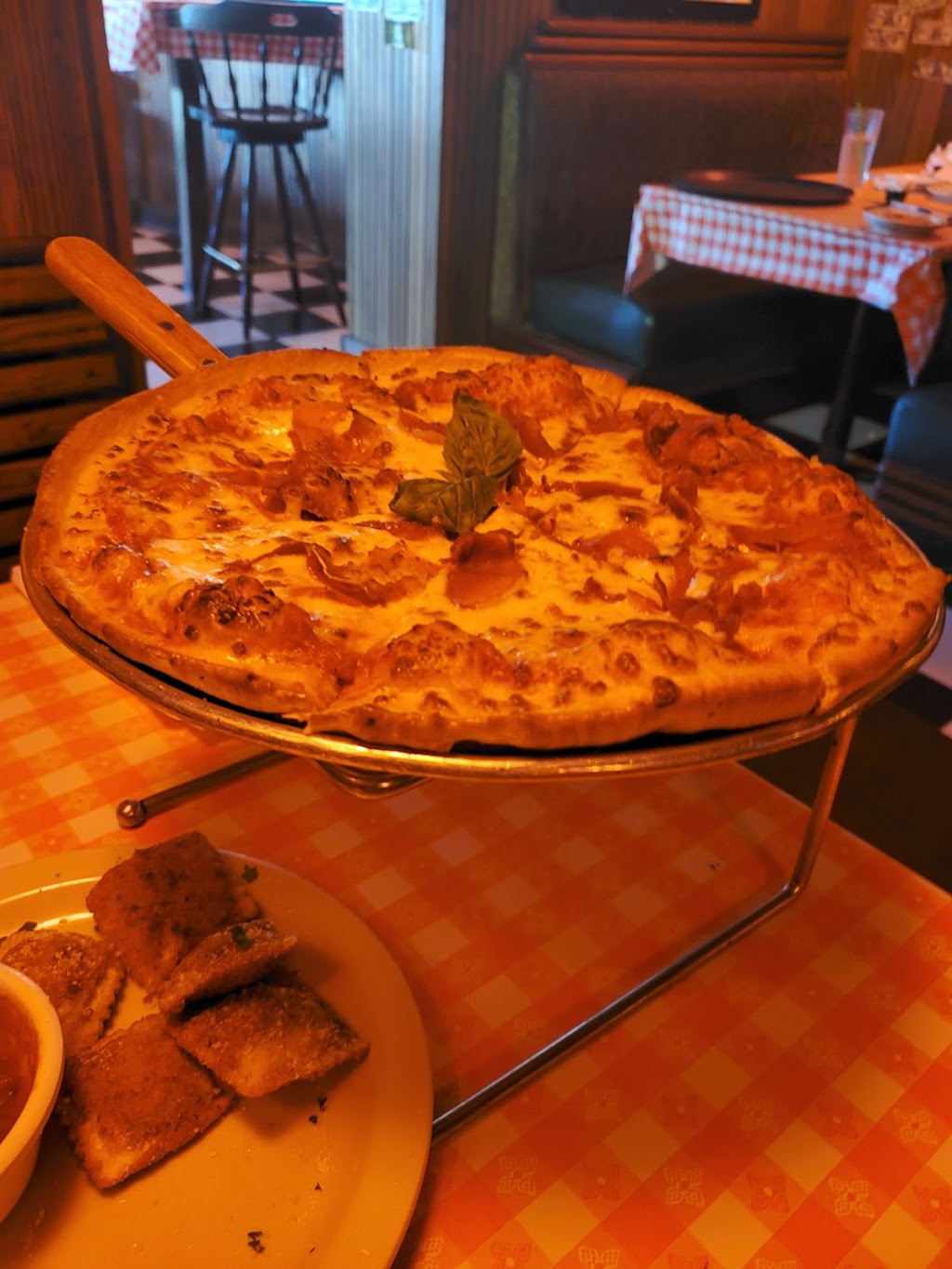 Vinny McGuires | restaurant | 29 Harbor Blvd, Destin, FL 32541, USA | 8506500116 OR +1 850-650-0116