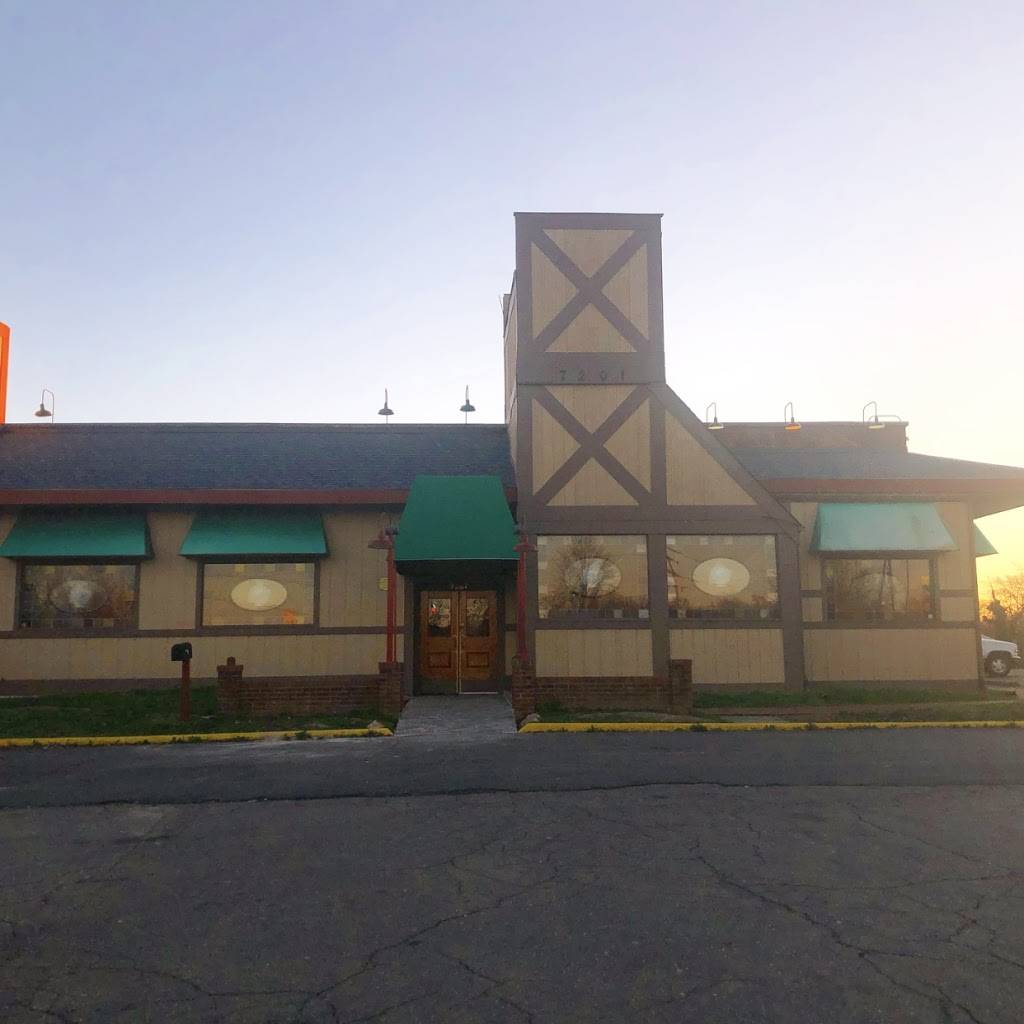 Blue Moon Lounge | restaurant | 7201 Little River Turnpike, Annandale, VA 22003, USA | 5713781011 OR +1 571-378-1011