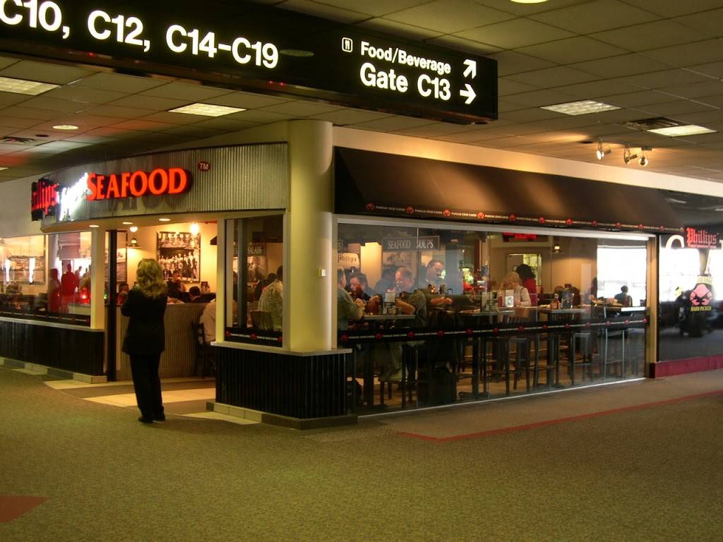 Phillips Seafood | restaurant | 5501 Josh Birmingham Pkwy, Charlotte, NC 28208, USA | 7043594663 OR +1 704-359-4663
