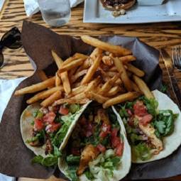 Stoney Lake Market | restaurant | 2374 Crowes Landing Rd, Lakefield, ON K0L 2H0, Canada | 6136871786 OR +1 613-687-1786