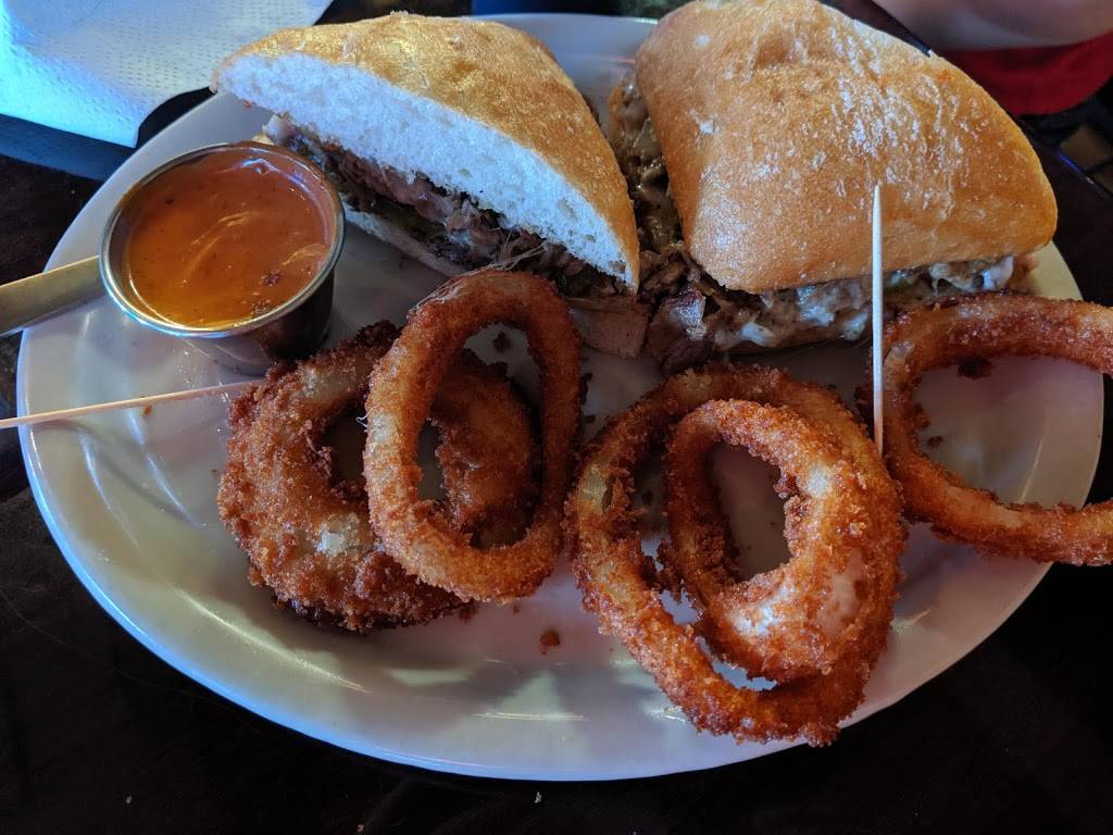 Cloverleaf Sports Bar & Grill | restaurant | 1240 Hollis St, Bremerton, WA 98310, USA | 3603778516 OR +1 360-377-8516