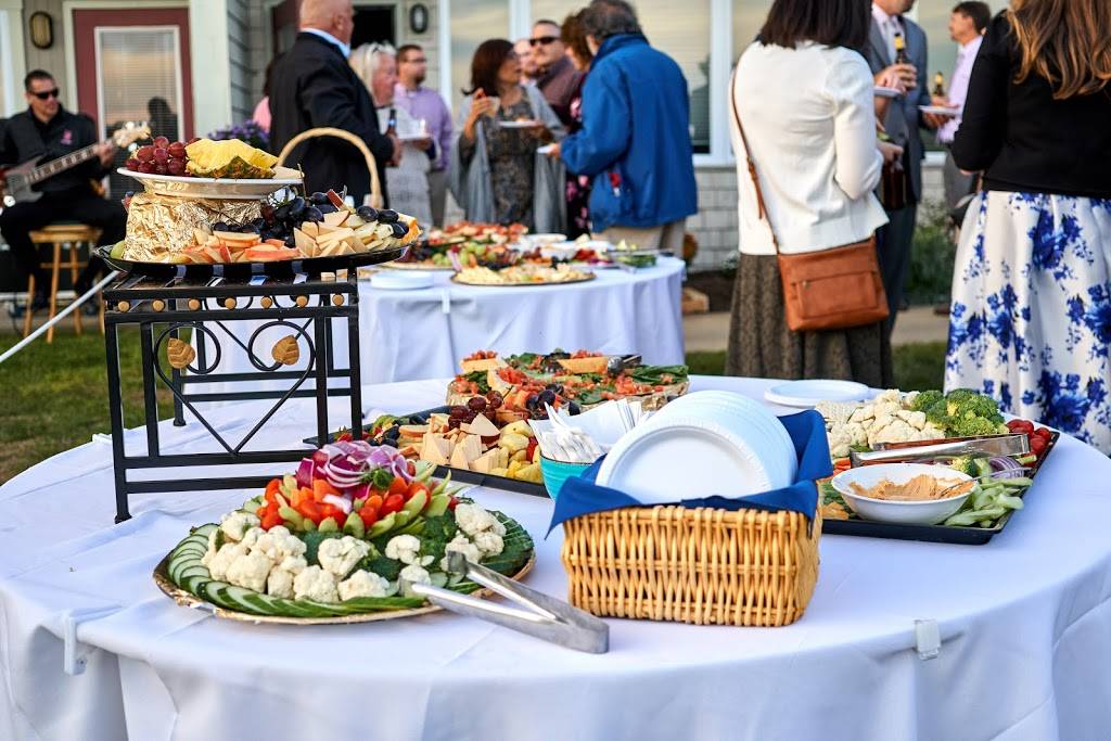 Oceans Edge Restaurant | restaurant | 159 Searsport Ave, Belfast, ME 04915, USA | 2073382646 OR +1 207-338-2646