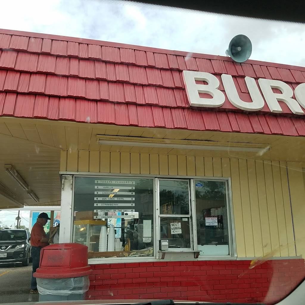 Dairy Treet Inc | restaurant | 3808 N Laurent St, Victoria, TX 77901, USA | 3615733104 OR +1 361-573-3104