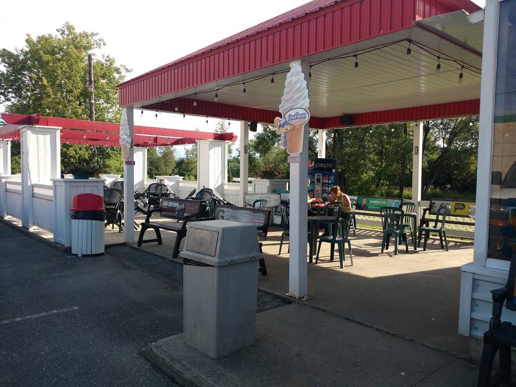 Le Mont Blanc | restaurant | 735 Avenue Champlain, Disraeli, QC G0N 1E0, Canada | 4184431206 OR +1 418-443-1206