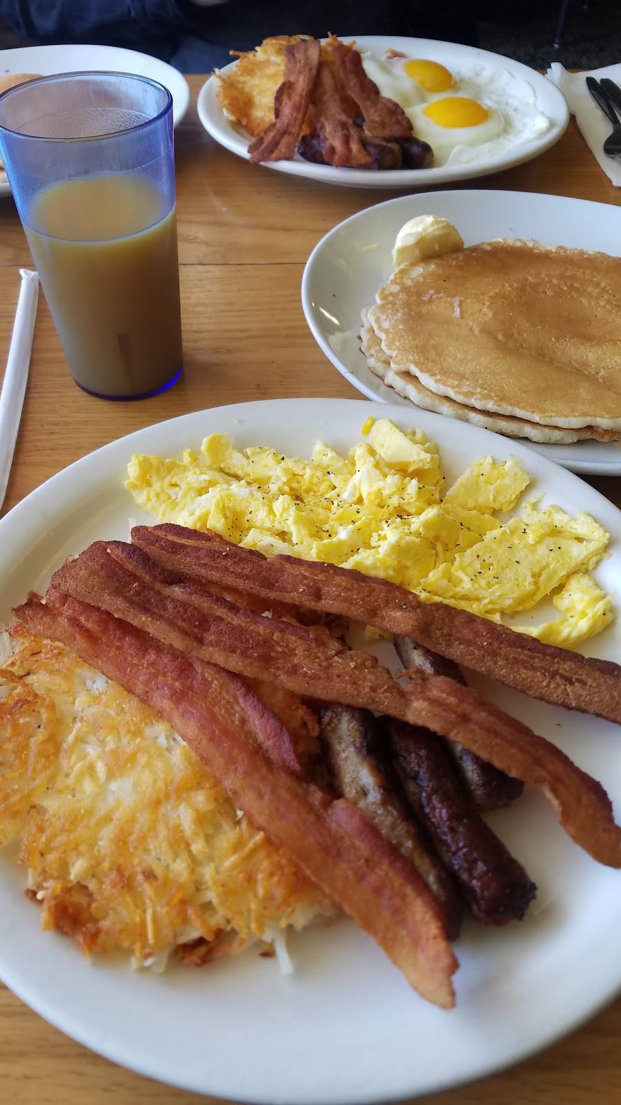 Hearts Coffee Shop | cafe | 16918 Saticoy St, Van Nuys, CA 91406, USA | 8188818901 OR +1 818-881-8901