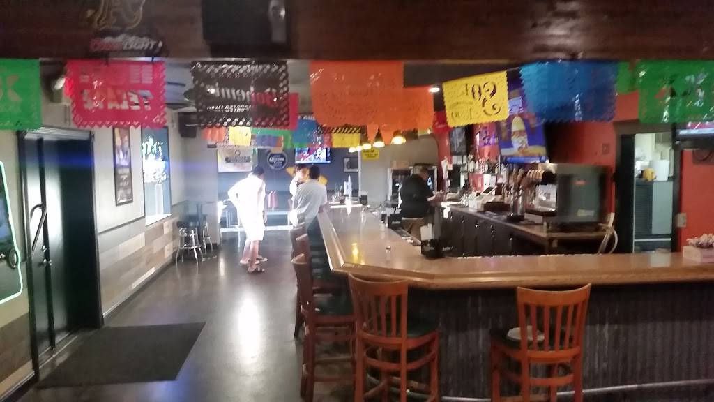 Zitios | restaurant | 11 East St, Woodland, CA 95776, USA | 5306696932 OR +1 530-669-6932