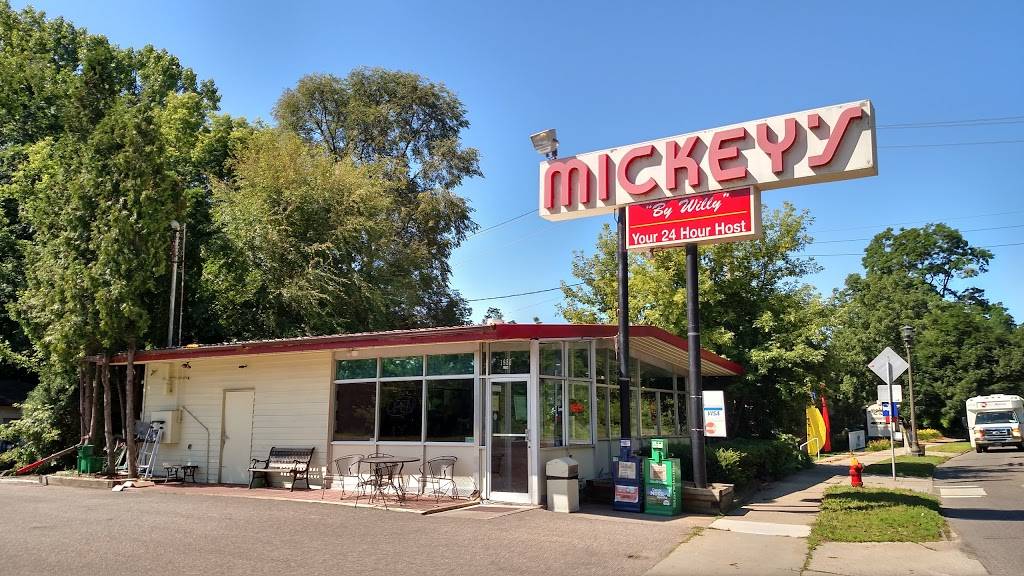 Mickeys Diner | restaurant | 1950 7th St W, St Paul, MN 55116, USA | 6516988387 OR +1 651-698-8387
