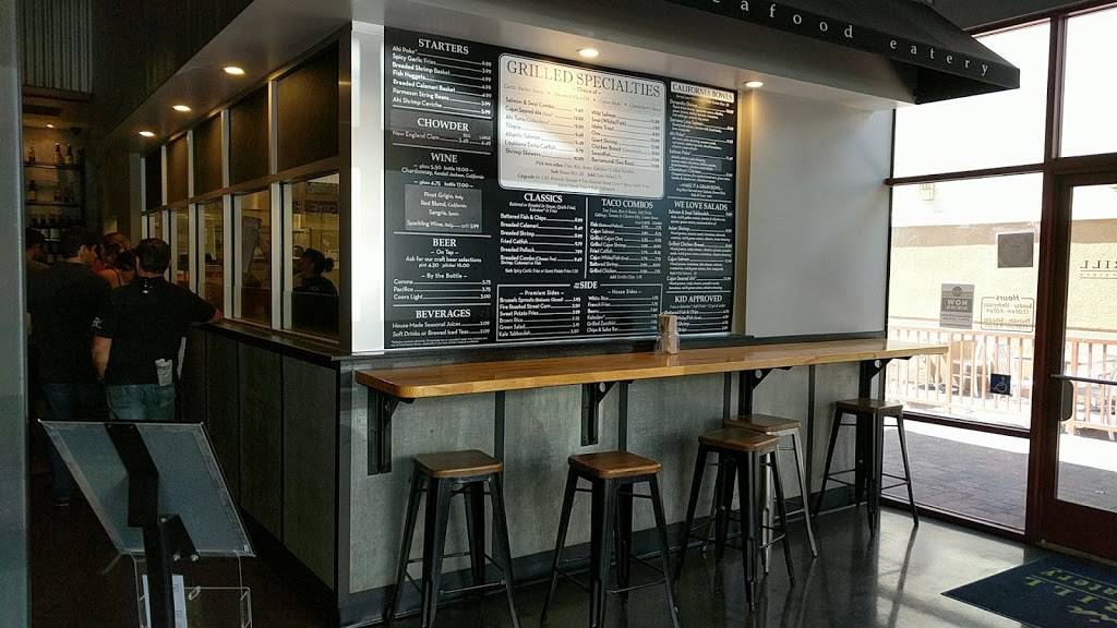 California Fish Grill | restaurant | 23704 El Toro Rd, Lake Forest, CA 92630, USA | 9495864538 OR +1 949-586-4538