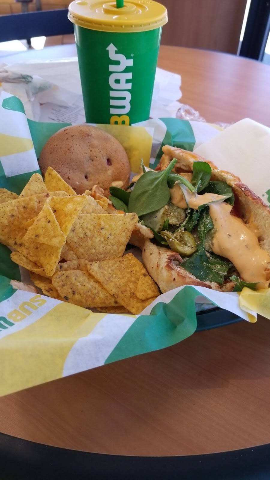 Subway Restaurants | restaurant | 3279 Auburn Rd, Auburn Hills, MI 48326, USA | 2482994431 OR +1 248-299-4431