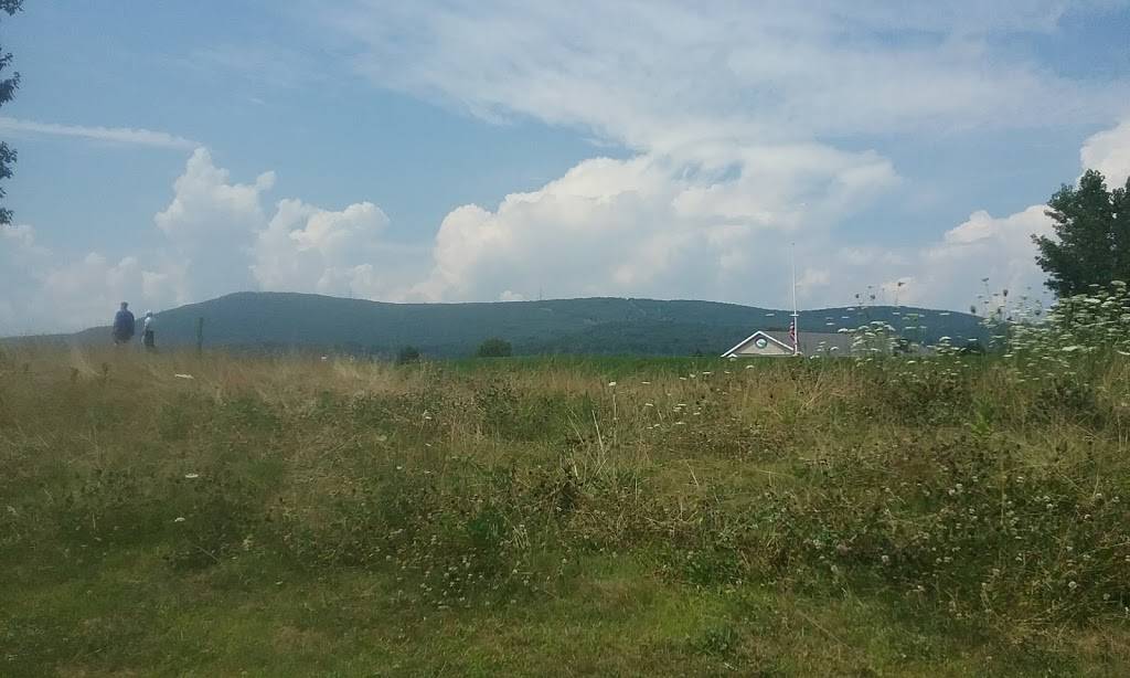 Ledges Golf Club | restaurant | 18 Mulligan Dr, South Hadley, MA 01075, USA | 4135322307 OR +1 413-532-2307