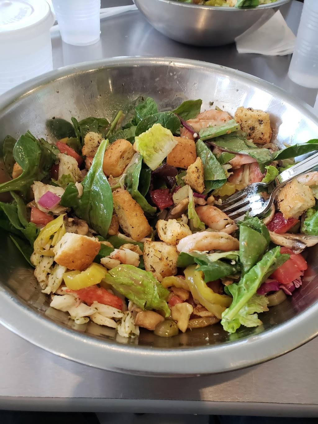 Salata | restaurant | 250 E Basse Rd #110, San Antonio, TX 78209, USA | 2104621466 OR +1 210-462-1466