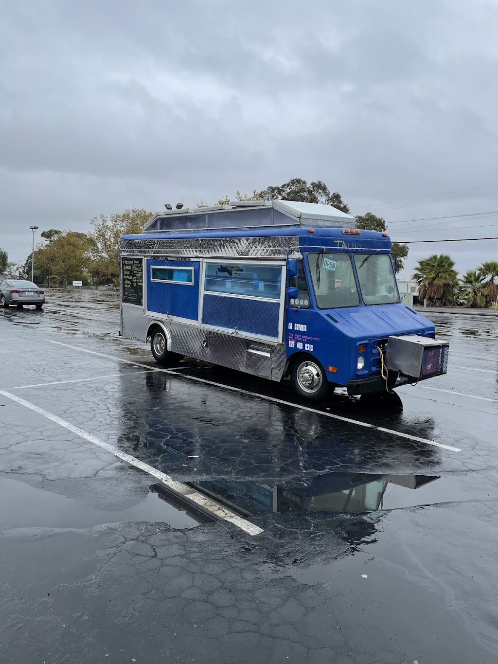 Tacos la Güerita | restaurant | 3260 Buskirk Ave, Pleasant Hill, CA 94523, USA | 9254500313 OR +1 925-450-0313