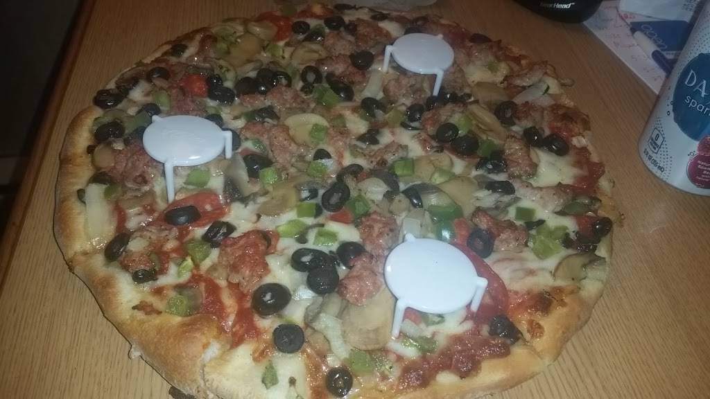 Marcos "World Famous" Pizza - Southeast | restaurant | 6234 S 27th St, Milwaukee, WI 53221, USA | 4147611100 OR +1 414-761-1100