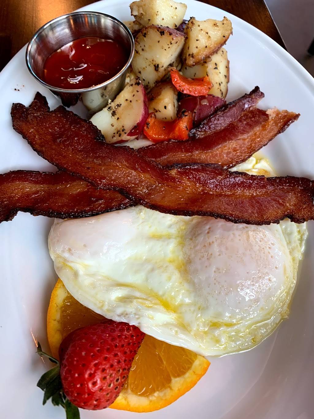 Runway | restaurant | 68300 Gay Resort Dr, Cathedral City, CA 92234, USA | 7605377800 OR +1 760-537-7800