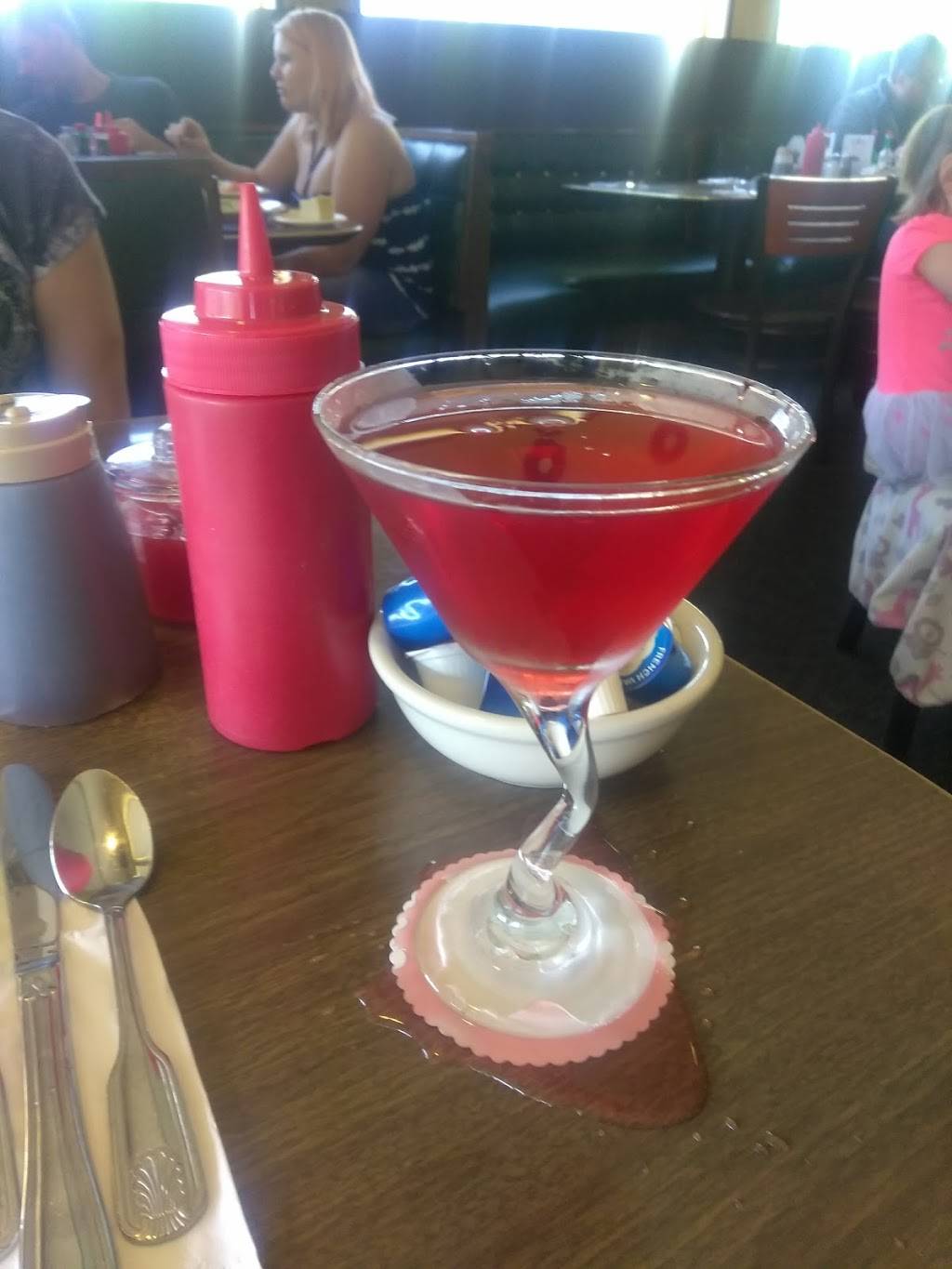 Pattys Eggnest-Chuckwagon Inn | restaurant | 6720 Evergreen Way, Everett, WA 98203, USA | 4253532200 OR +1 425-353-2200