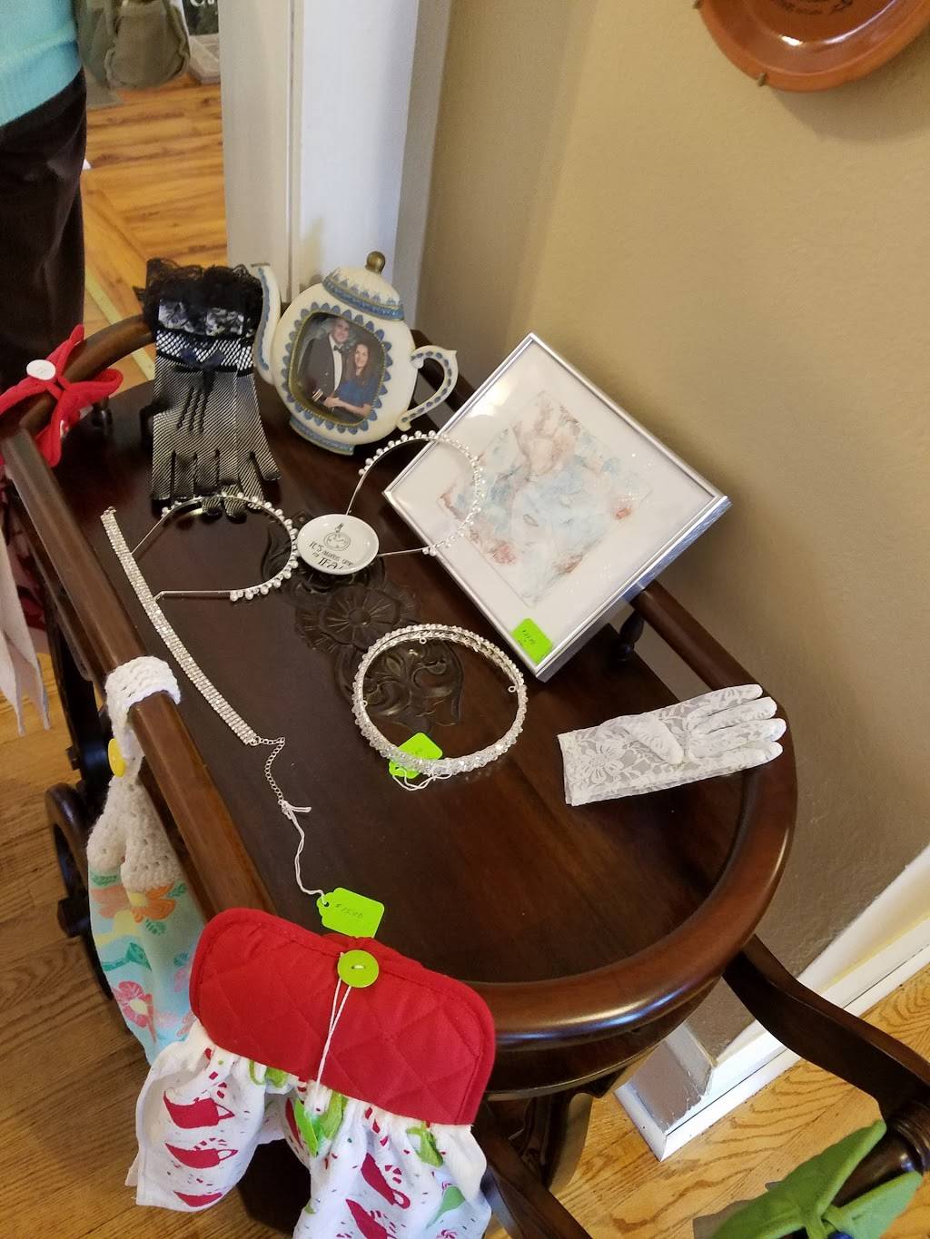 LaAbilies Tea Room and Bistro | restaurant | 114 Live Oak St, New Smyrna Beach, FL 32168, USA | 3866799392 OR +1 386-679-9392