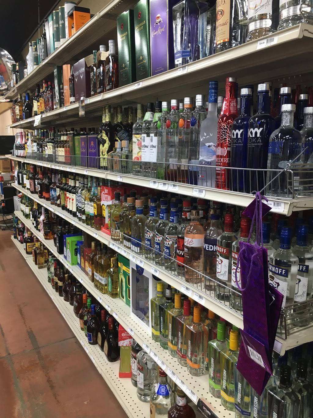 Joes Village Market | restaurant | 13193 CA-33, Santa Nella, CA 95322, USA | 2098261452 OR +1 209-826-1452