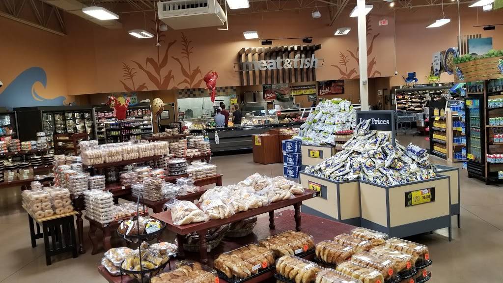 Shelter Cove Towne Centre | shopping mall | 40 Shelter Cove Ln, Hilton Head Island, SC 29928, USA | 8436863090 OR +1 843-686-3090