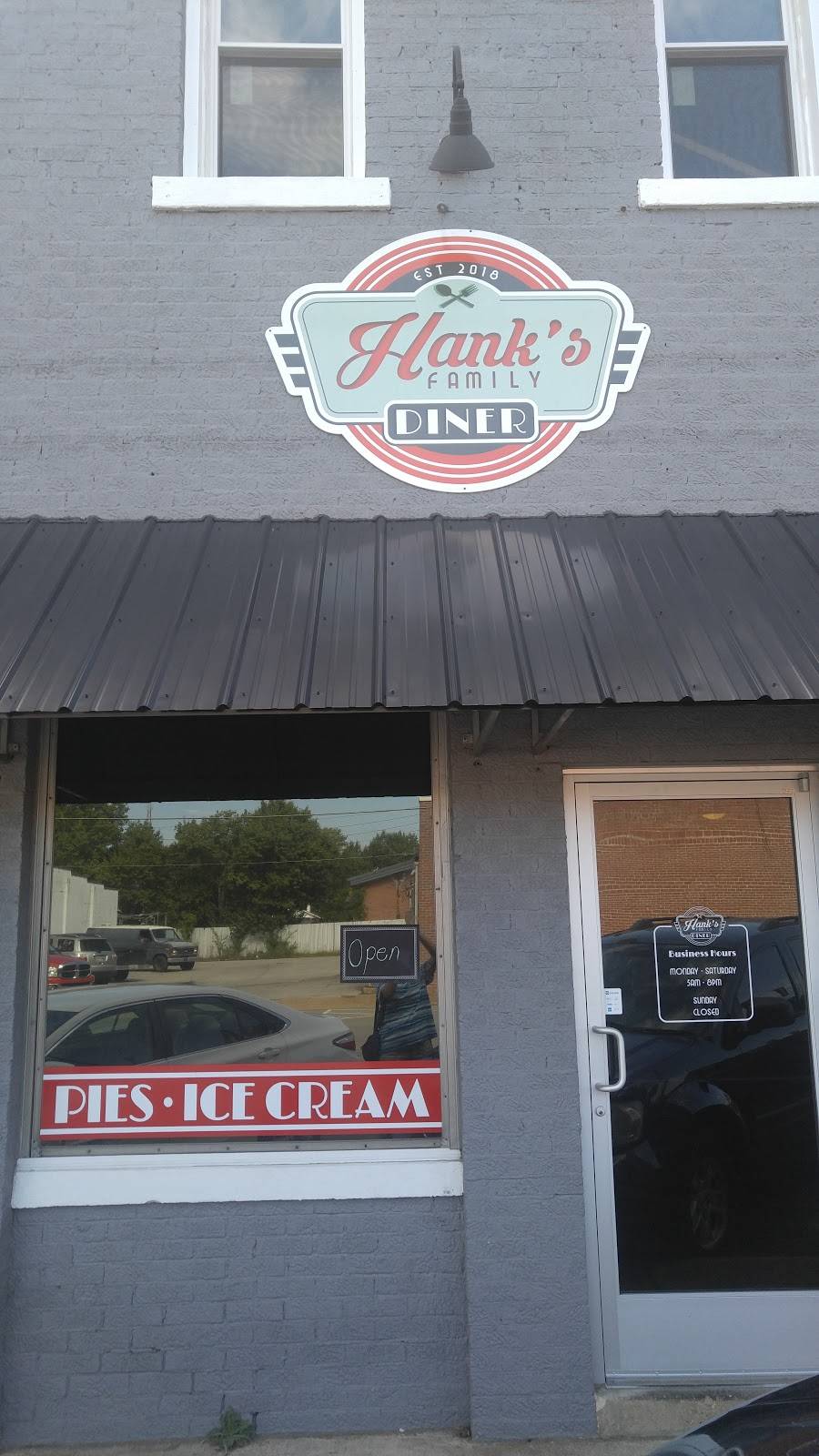 Hanks Family Diner | restaurant | 17 N Park St, Hohenwald, TN 38462, USA | 9312953463 OR +1 931-295-3463