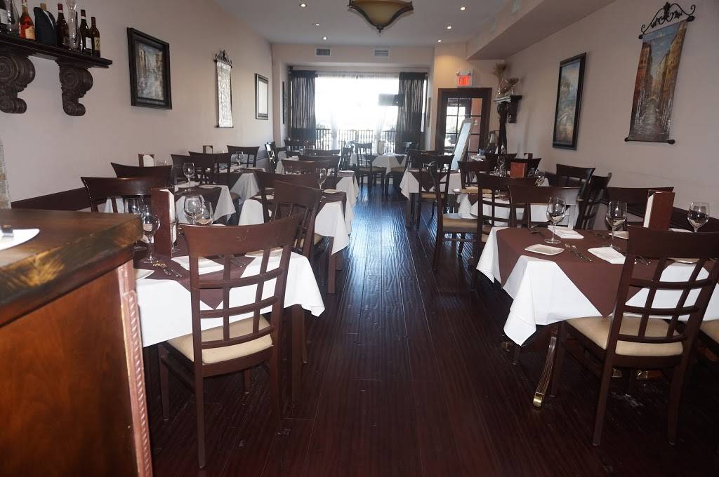 Volare Ristorante | restaurant | 753 The Queensway, Etobicoke, ON M8Z 1M8, Canada | 6477484848 OR +1 647-748-4848